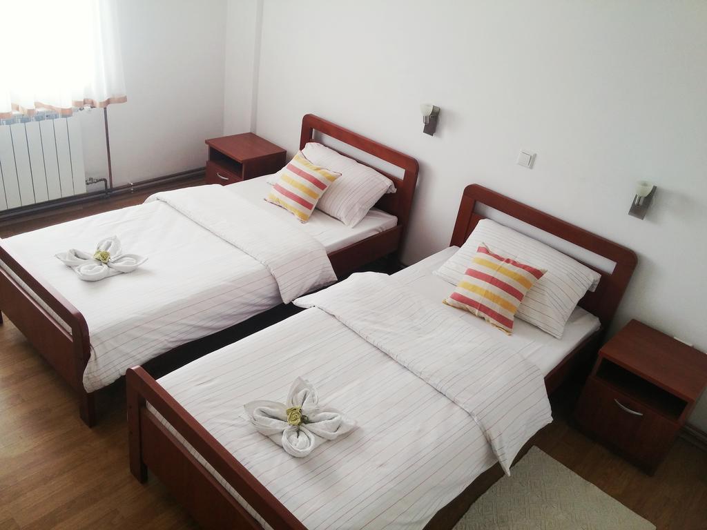 Guest House Domig Licko Lesce Экстерьер фото