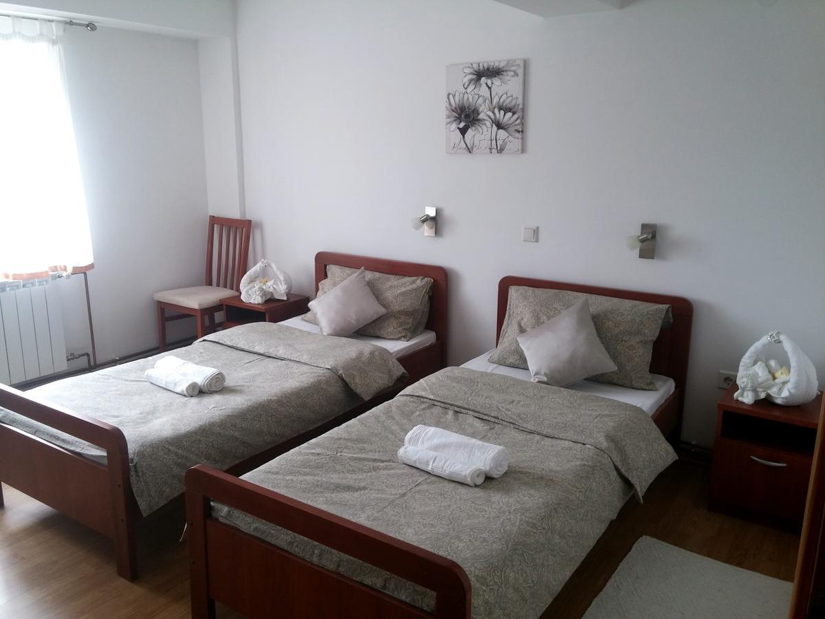 Guest House Domig Licko Lesce Экстерьер фото