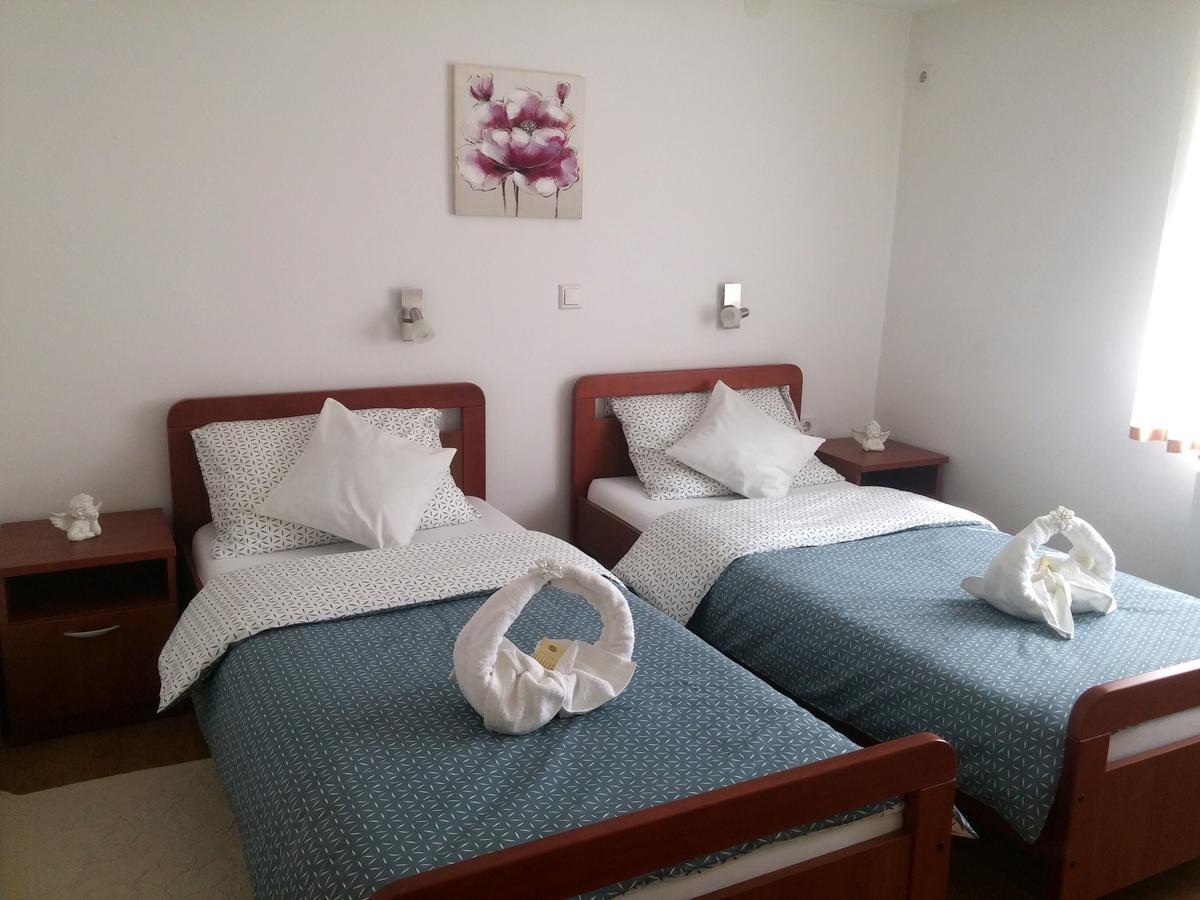 Guest House Domig Licko Lesce Экстерьер фото